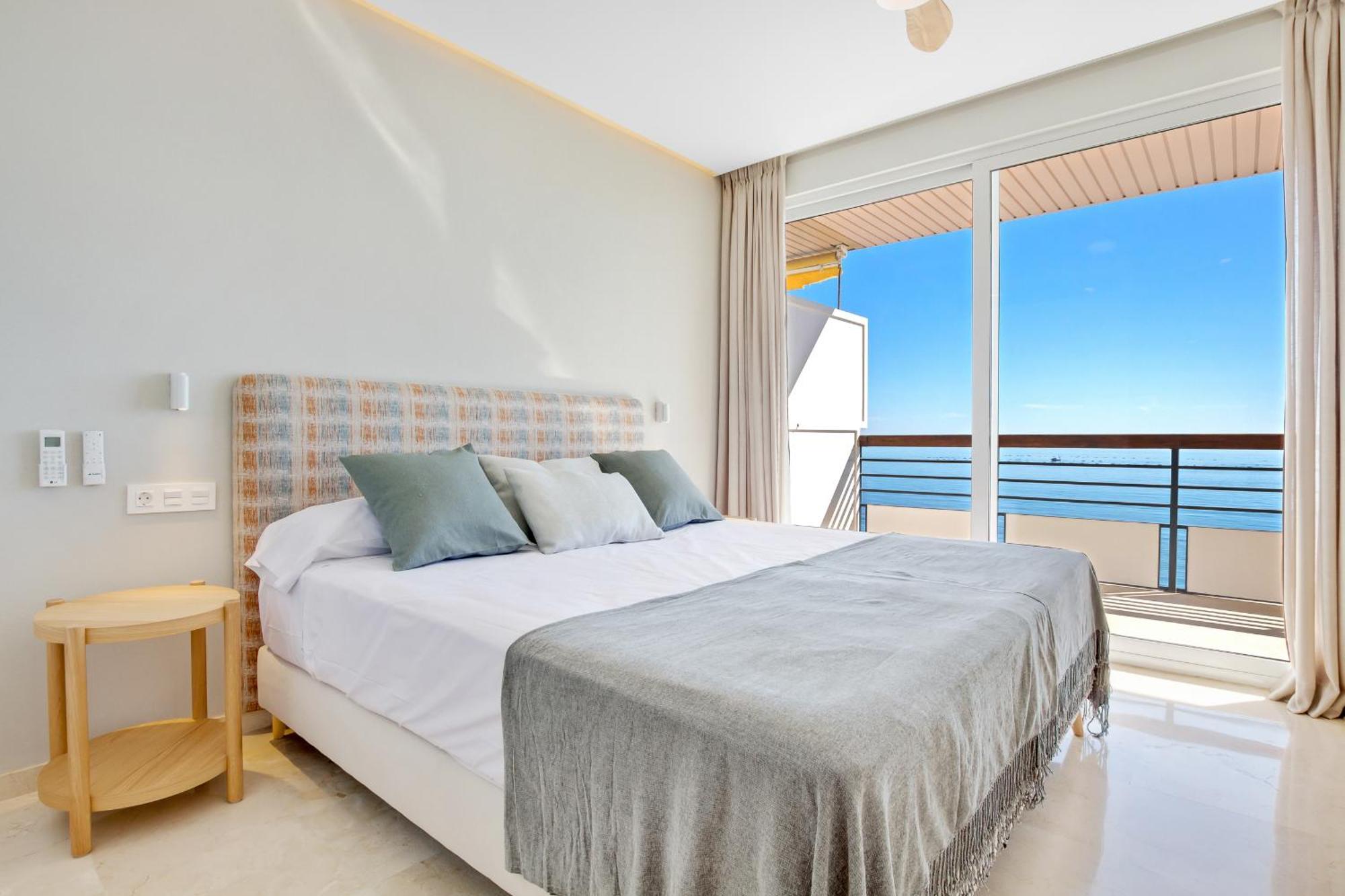 Santa Clara Modern & Exclusive Seafront Apartment Torremolinos Buitenkant foto