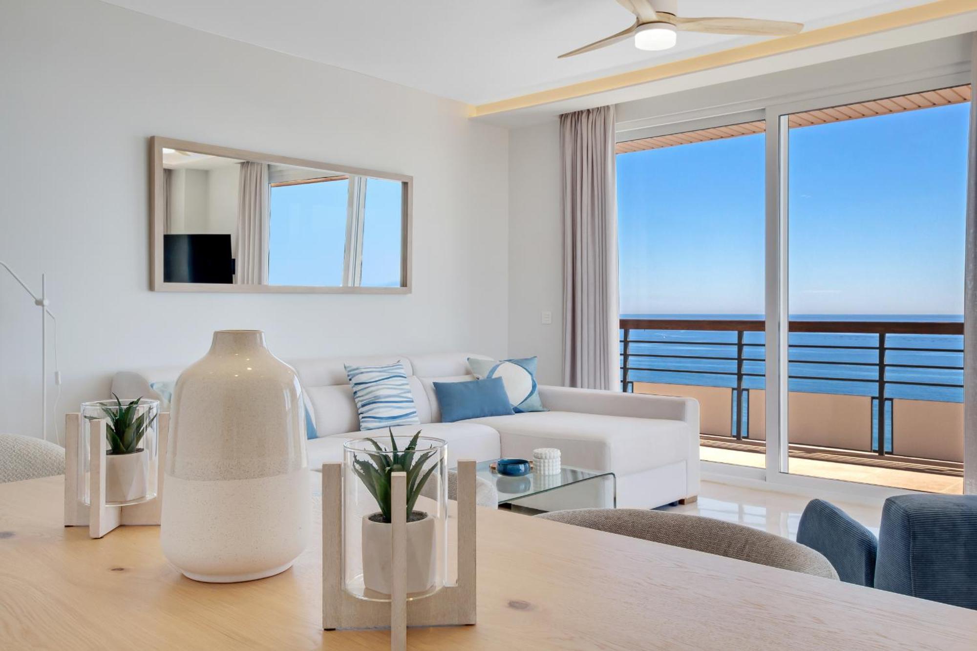 Santa Clara Modern & Exclusive Seafront Apartment Torremolinos Buitenkant foto