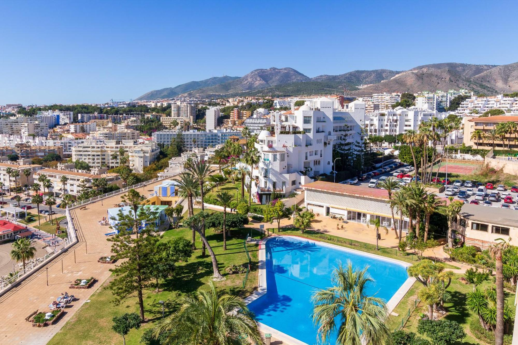 Santa Clara Modern & Exclusive Seafront Apartment Torremolinos Buitenkant foto