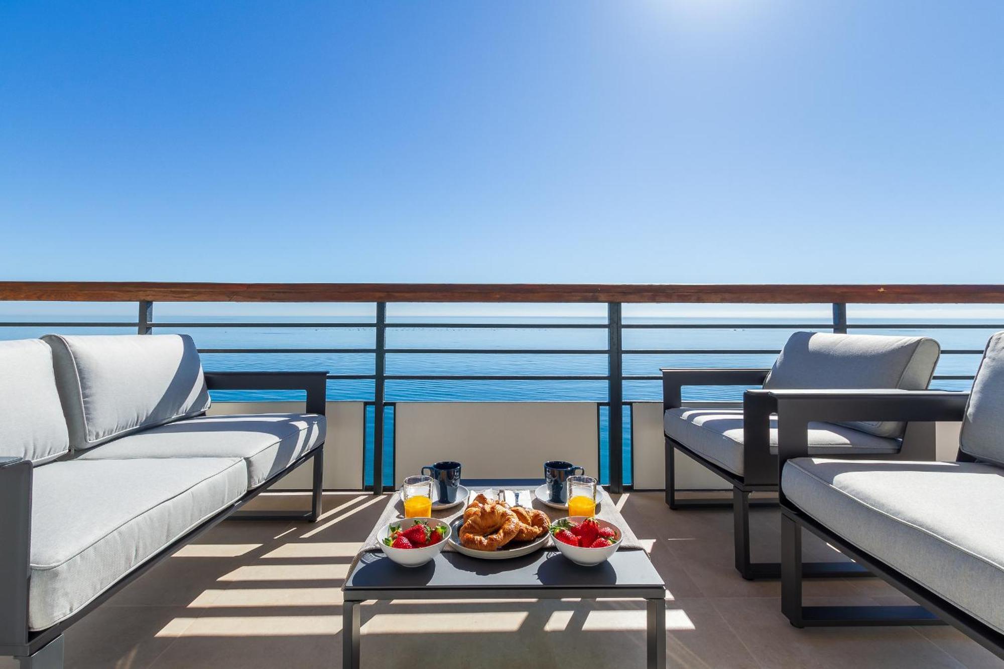 Santa Clara Modern & Exclusive Seafront Apartment Torremolinos Buitenkant foto