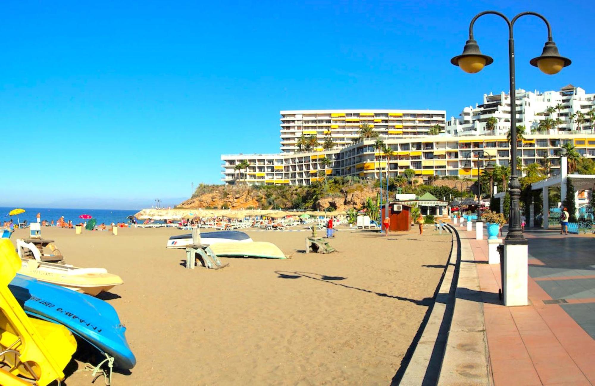 Santa Clara Modern & Exclusive Seafront Apartment Torremolinos Buitenkant foto