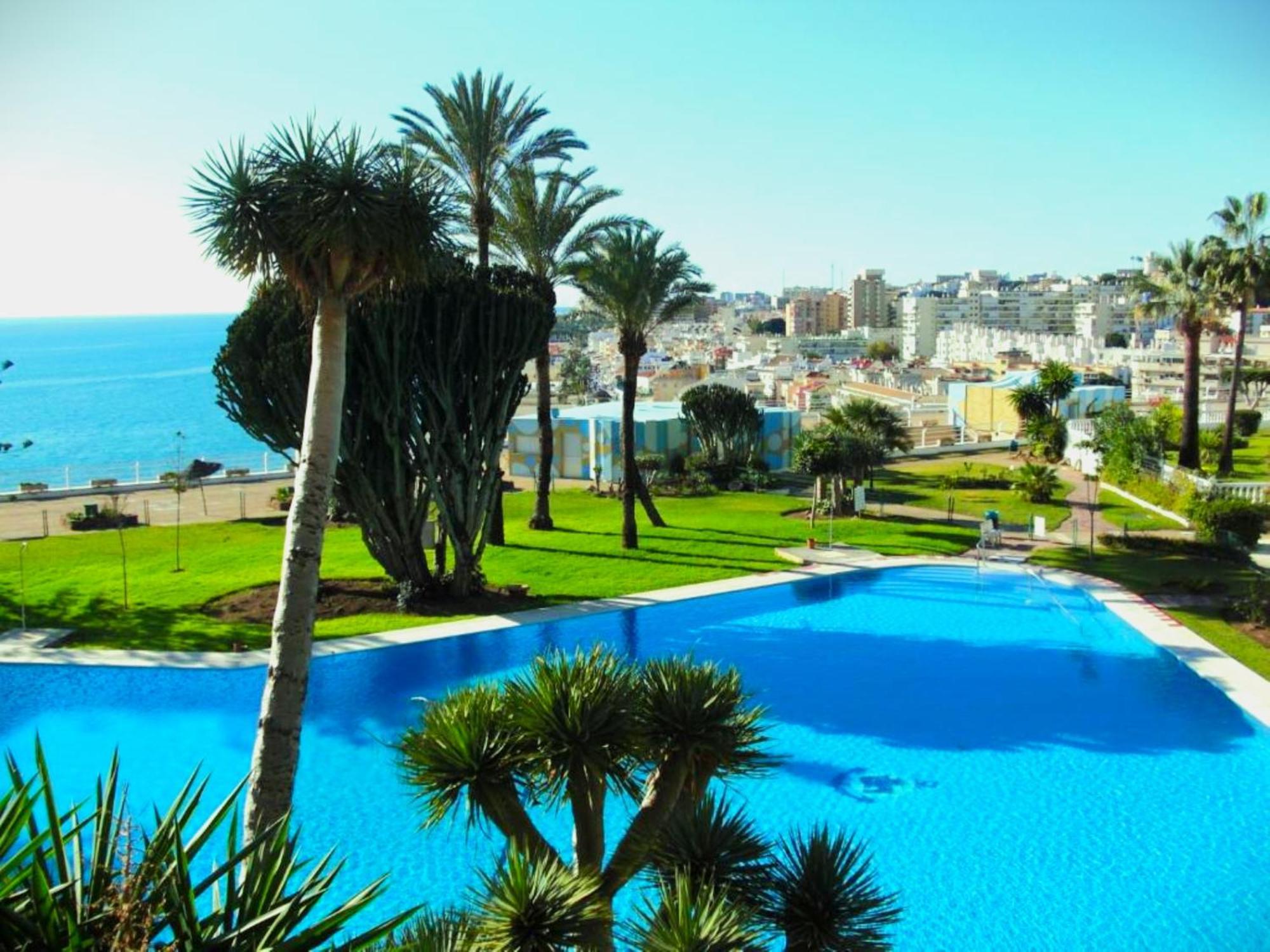 Santa Clara Modern & Exclusive Seafront Apartment Torremolinos Buitenkant foto