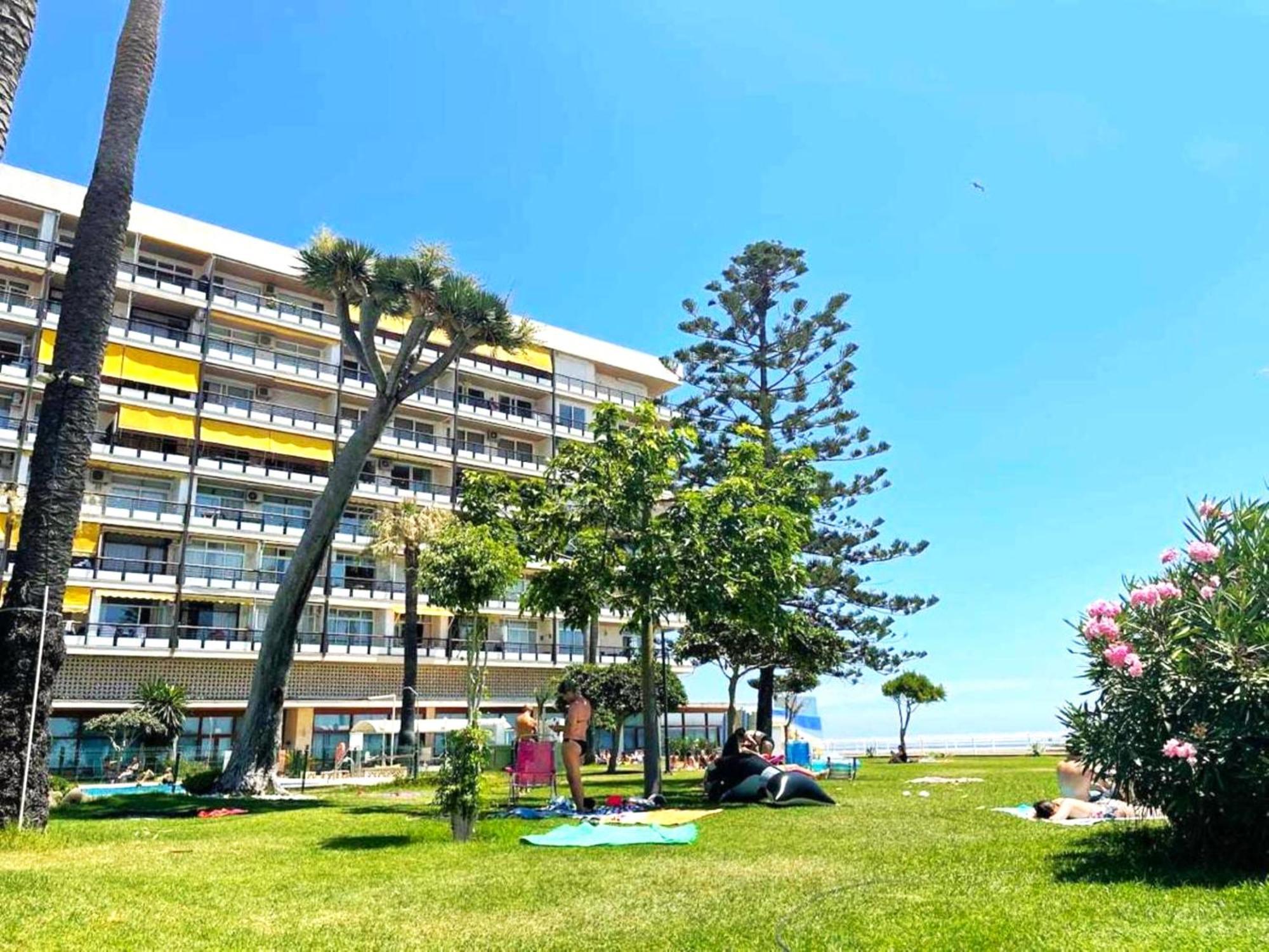 Santa Clara Modern & Exclusive Seafront Apartment Torremolinos Buitenkant foto