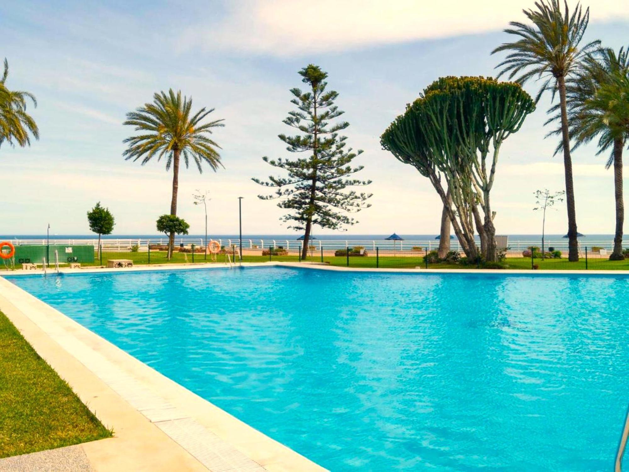 Santa Clara Modern & Exclusive Seafront Apartment Torremolinos Buitenkant foto